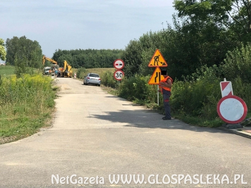 Tuga położy asfalt