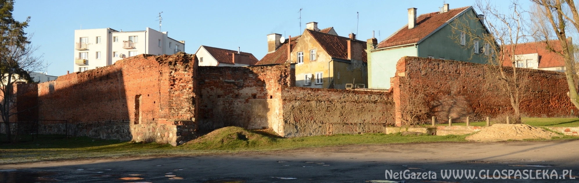 Sesja nadzwyczajna – mury