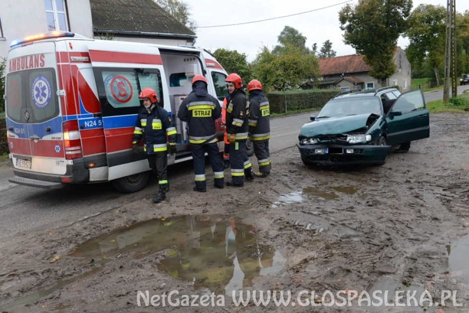 Minął weekend – fiat na drzewie