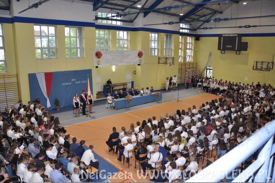 1013 uczniów w szkołach ponadpodstawowych