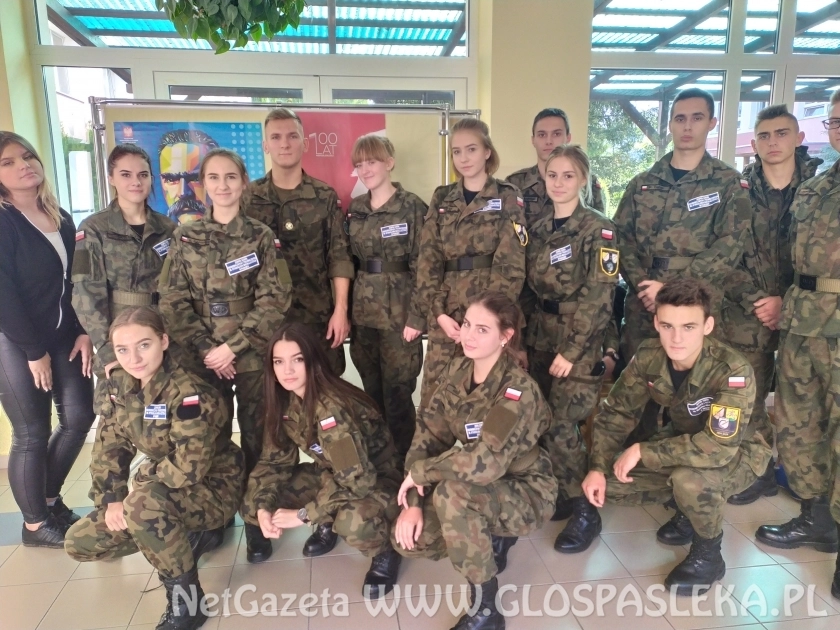 Z ZSEiT do Wojskowej Akademii Technicznej w Warszawie