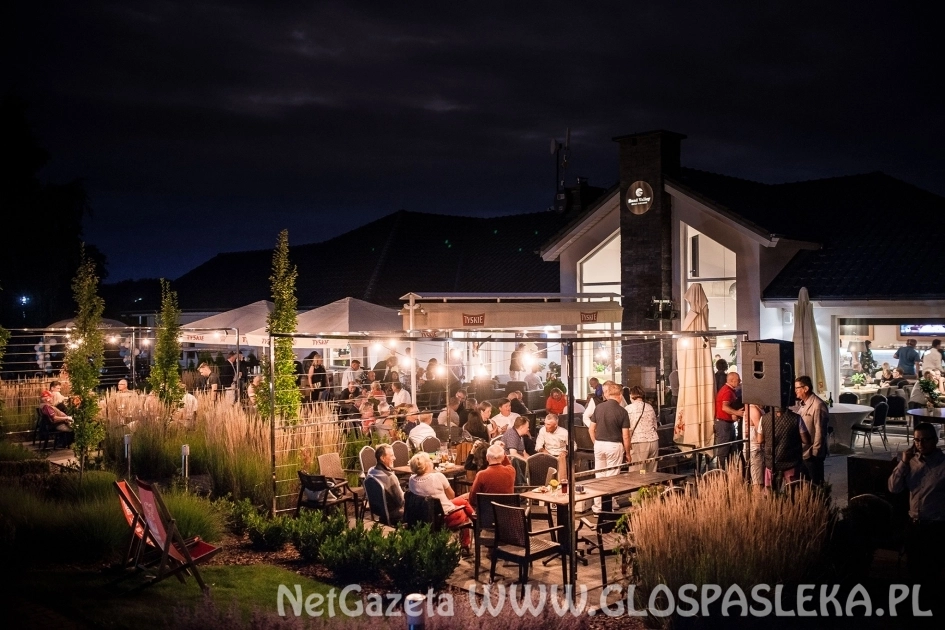 RESTAURACJA  SAND  VALLEY  ZAPRASZA 