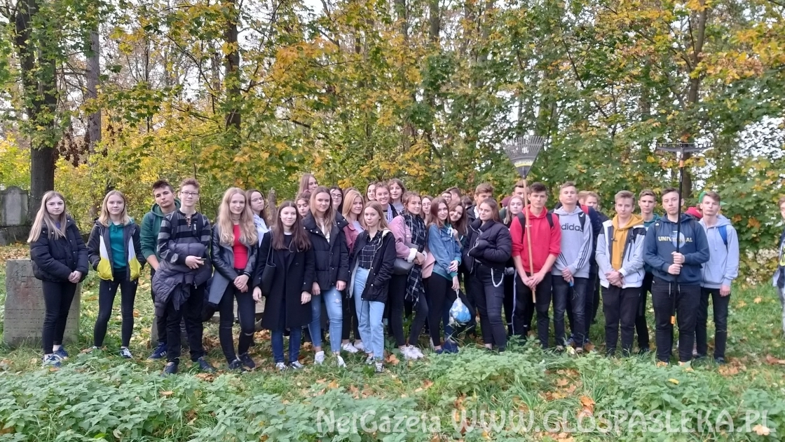 Kirkut świadectwem ludzkiego istnienia - porządki na pasłęckim cmentarzu żydowskim