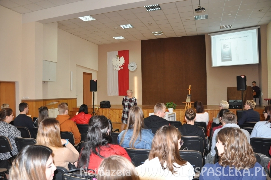 „Będę pisać, dopóki starczy mi sił”