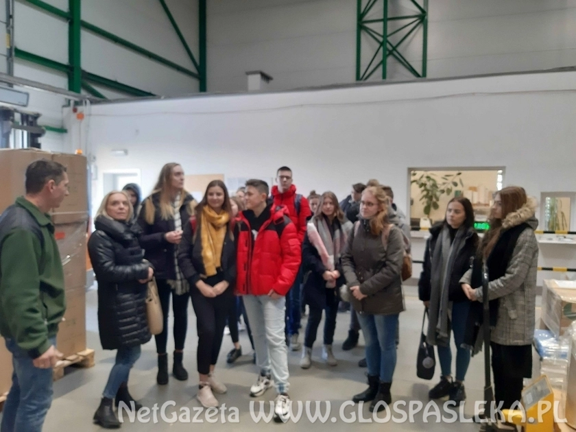 Młodzi ekonomiści z ZSEiT z wizytą w KRAMIE