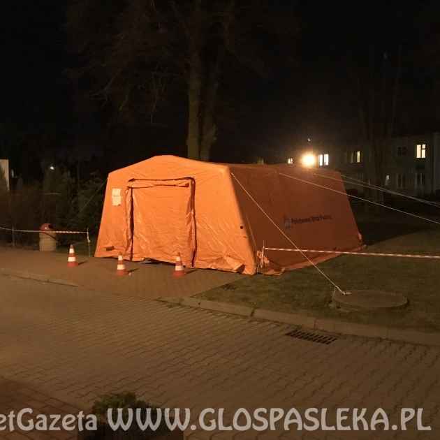 Namiot do wstępnego badania podejrzanych o koronawirusa