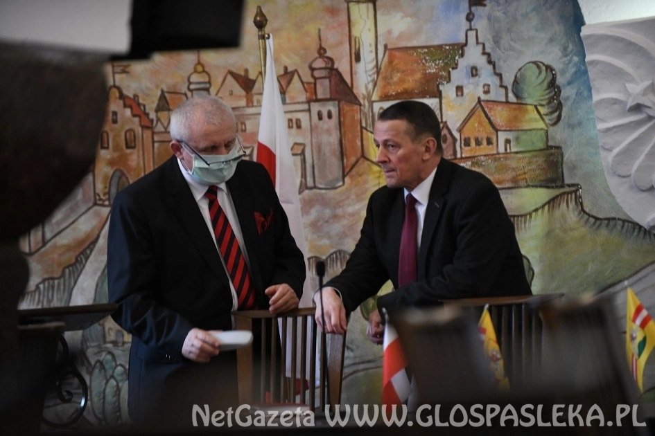 Sesja pod specjalnym nadzorem