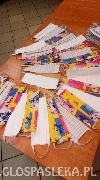 W Rzecznej szyją maseczki