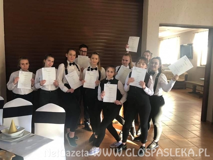 Kursy zawodowe dla branży gastronomicznej w ZSEiT