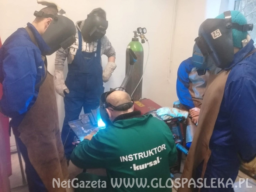 Kolejne kursy zawodowe w ZSEiT ukończone