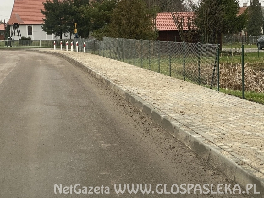 Nowy chodnik w Rogajnach