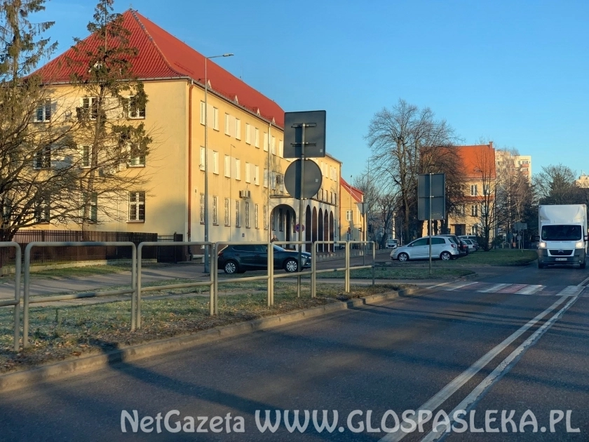 Podaj właściwy PESEL lub NIP pracownika