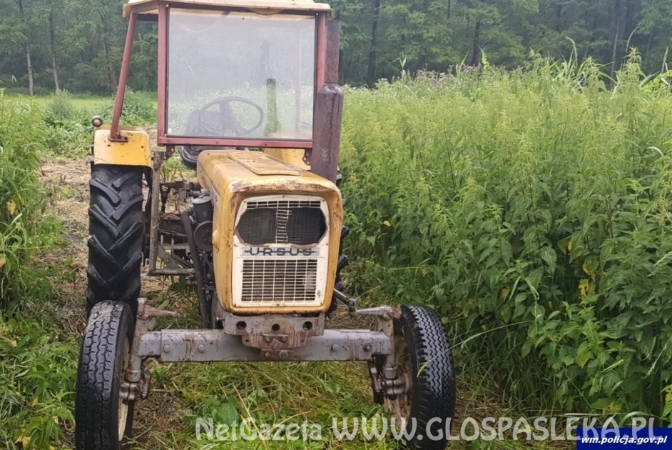 Policjanci wśród pokrzyw odnaleźli „ciapka”. Skradziony traktor wrócił do właściciela