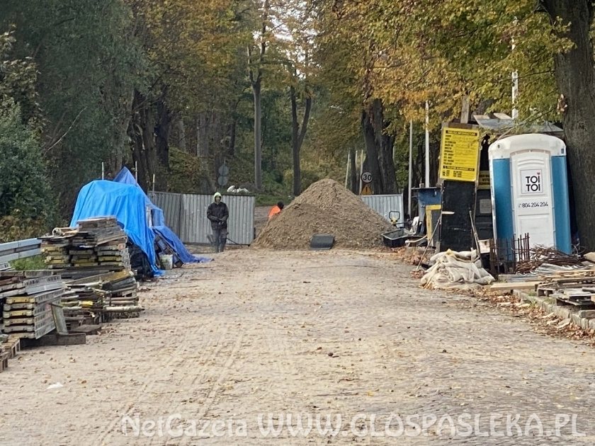 Zamkową na cmentarz nie pojedziemy