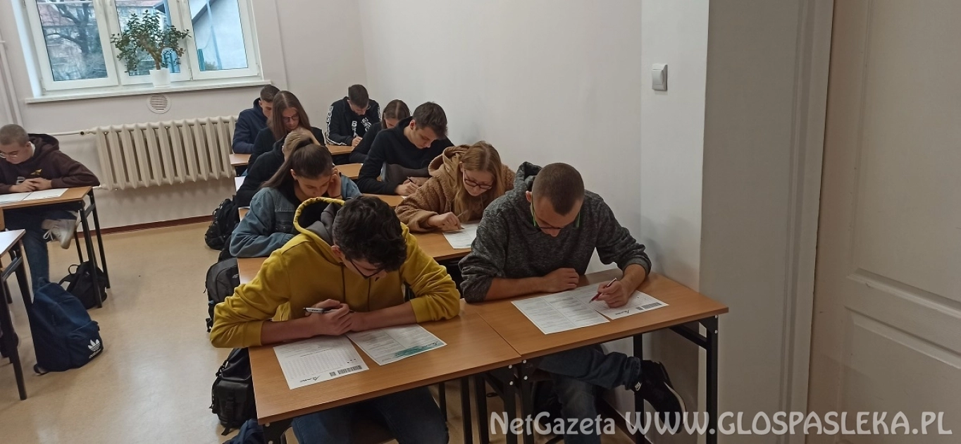 Uczniowie ZS z mitologią za pan brat