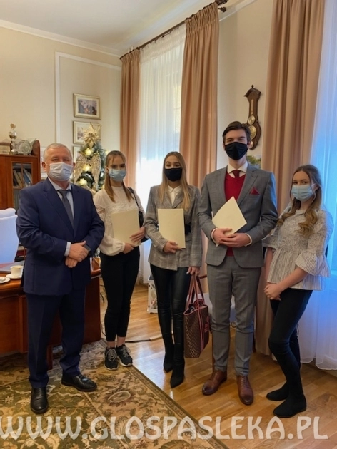 STYPENDYŚCI PREZESA RADY MINISTRÓW Z ZS