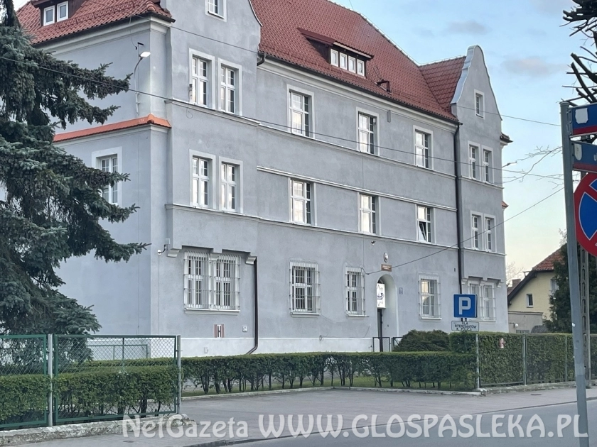 Zatrzymali poszukiwanego listem gończym. W jego mieszkaniu znaleźli narkotyki