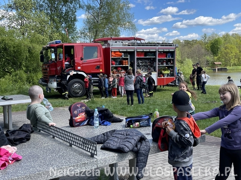Strażacy dziękują dzieciom