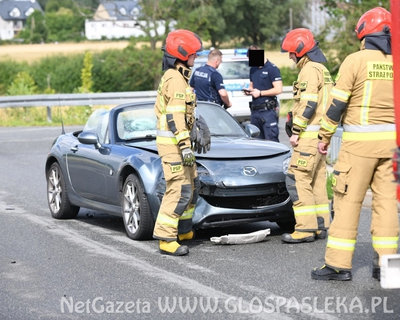 Kierowca mazdy wymusił pierwszeństwo