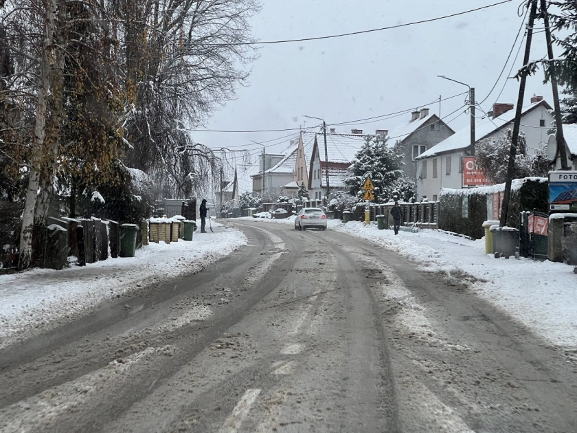Ciężki dzień dla drogowców i kierowców