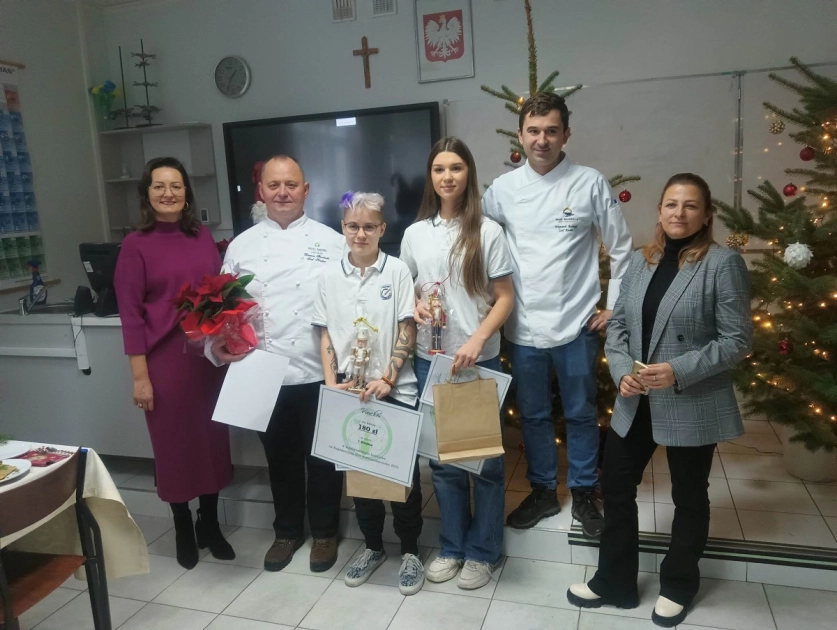 Sukces kulinarny uczennic z ZSEiT