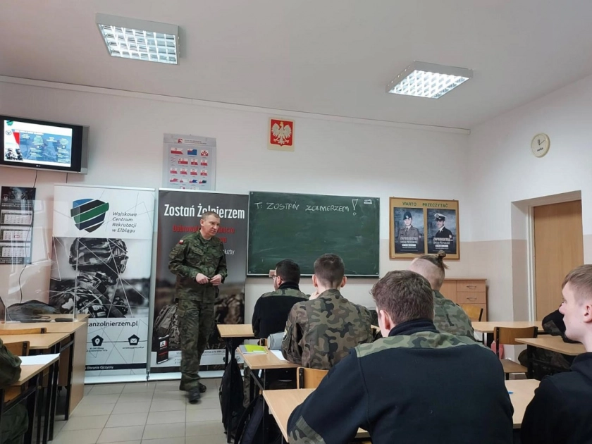 Spotkanie kadetów ZSEiT z przedstawicielami Wojskowego Centrum Rekrutacyjnego