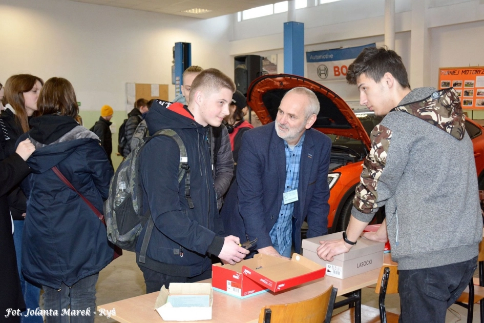 ZSEiT w Pasłęku – Twoje drzwi do przyszłości!