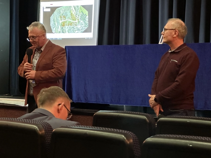 Łącznik bardzo realny