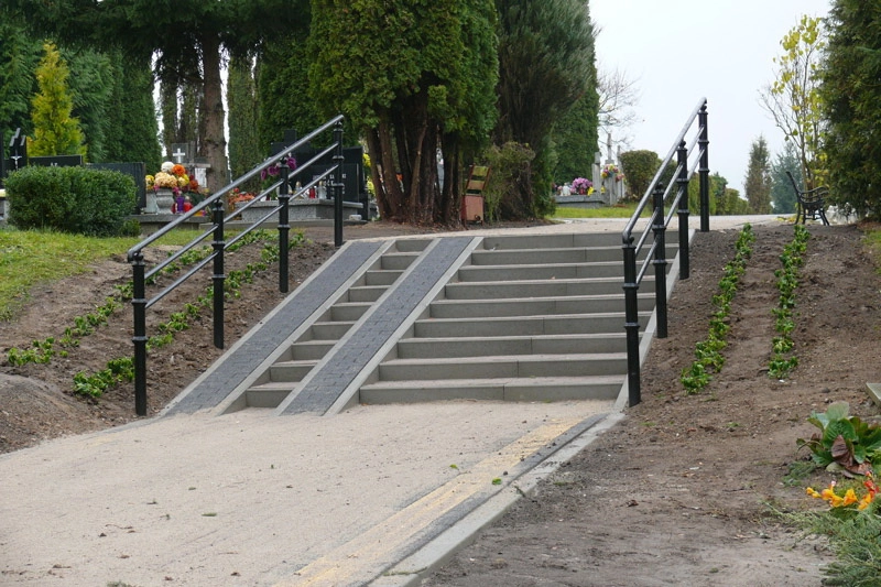 Remont alejek na cmentarzu komunalnym