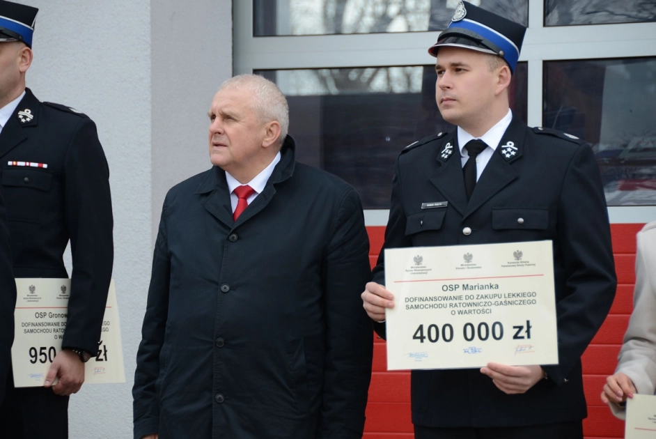 Nowy samochód dla OSP Marianka