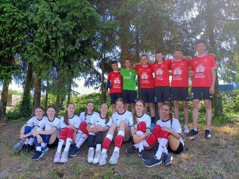 Turnieju Piłki Siatkowej dziewcząt i Piłki Nożnej chłopców w ZSEiT 
