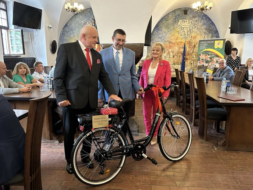 Rower i tort dla Sołtysa Roku