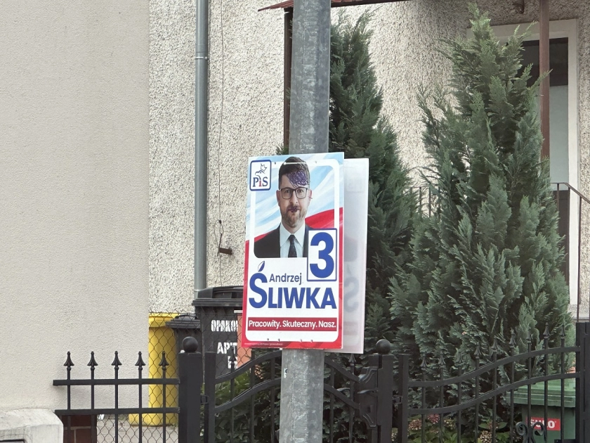 Wiceminister powieszony na słupie