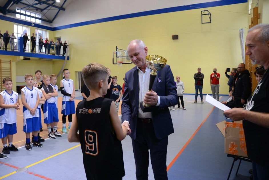 Zaproszenie na turniej koszykówki