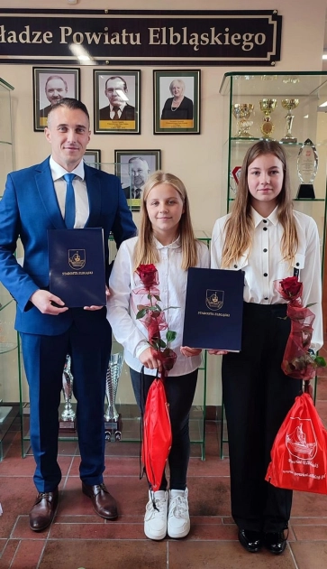 Młodzi sportowcy nagrodzeni