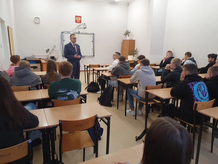 Dr Kazimierczuk z UWM w Zespole Szkół w Pasłęku