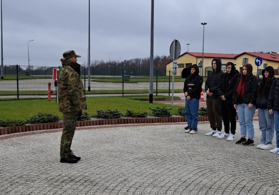 Młodzież ZS na spotkaniu z funkcjonariuszami Straży Granicznej