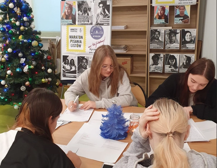MARATON PISANIA LISTÓW AMNESTY INTERNATIONAL  W ZESPOLE SZKÓŁ W PASŁĘKU