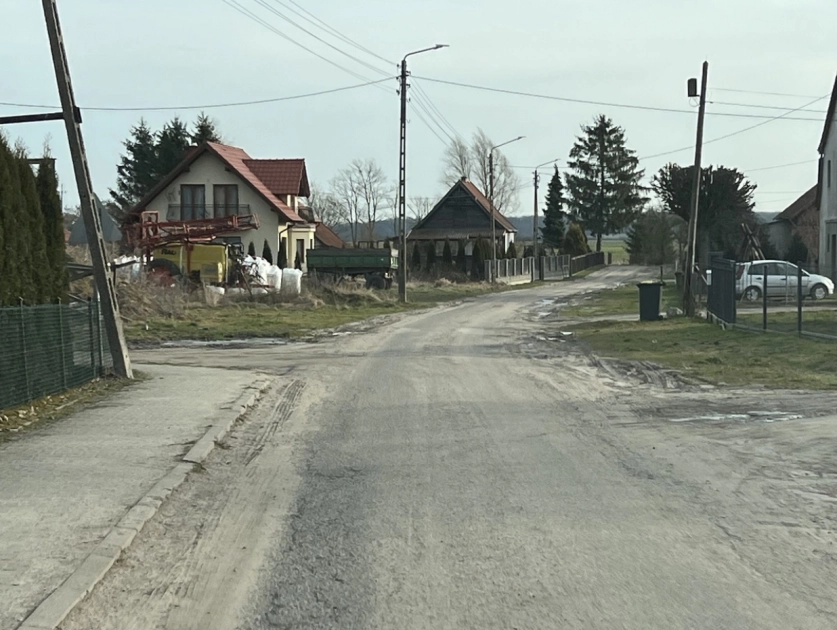 Cztery oferty na budowę drogi w Rogajnach