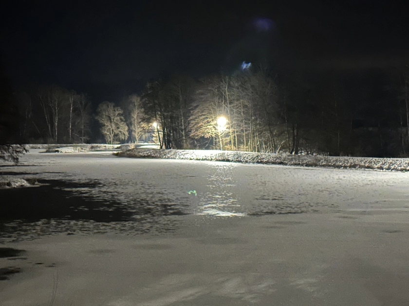 Uwaga – nie wchodzimy na lód