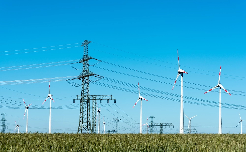 Jakie są zagadnienia przesyłu energii z elektrowni wiatrowych?
