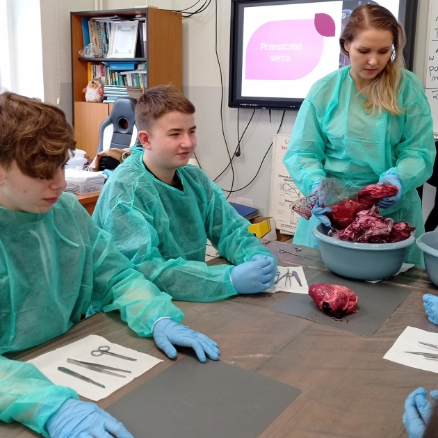 Warsztaty anatomiczno-chirurgiczne w Zespole Szkół