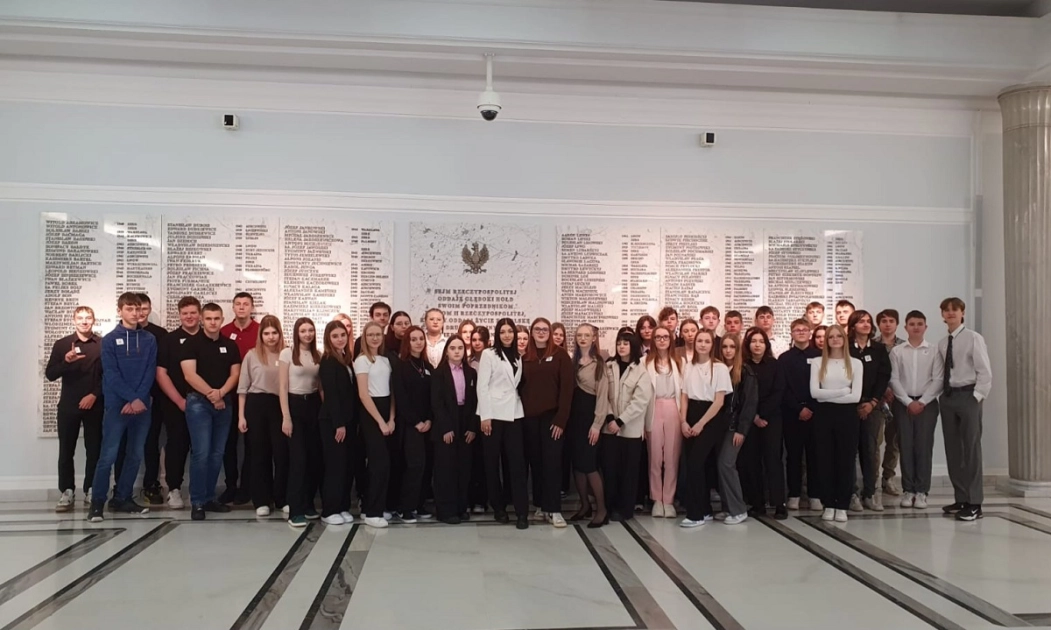 Uczniowie Zespołu Szkół na niezwykłej lekcji wychowania obywatelskiego