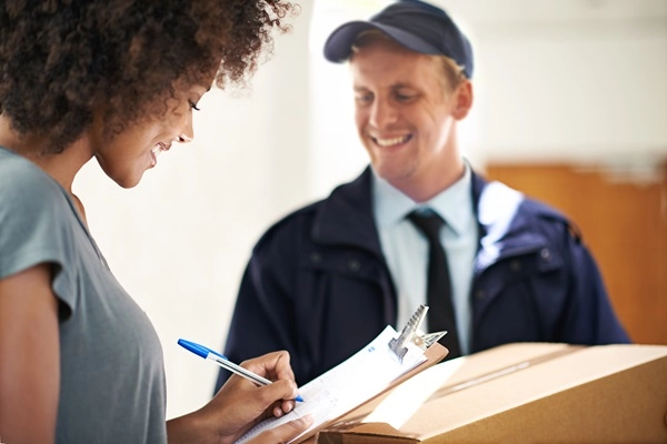 Przesyłka kurierska do Anglii - jak wysyłać tanio i bezpiecznie?