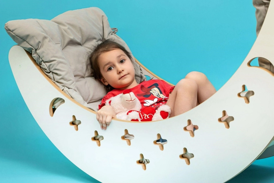 Czy bujak Montessori od Kids-Wood może wpłynąć na rozwój Twojego dziecka?