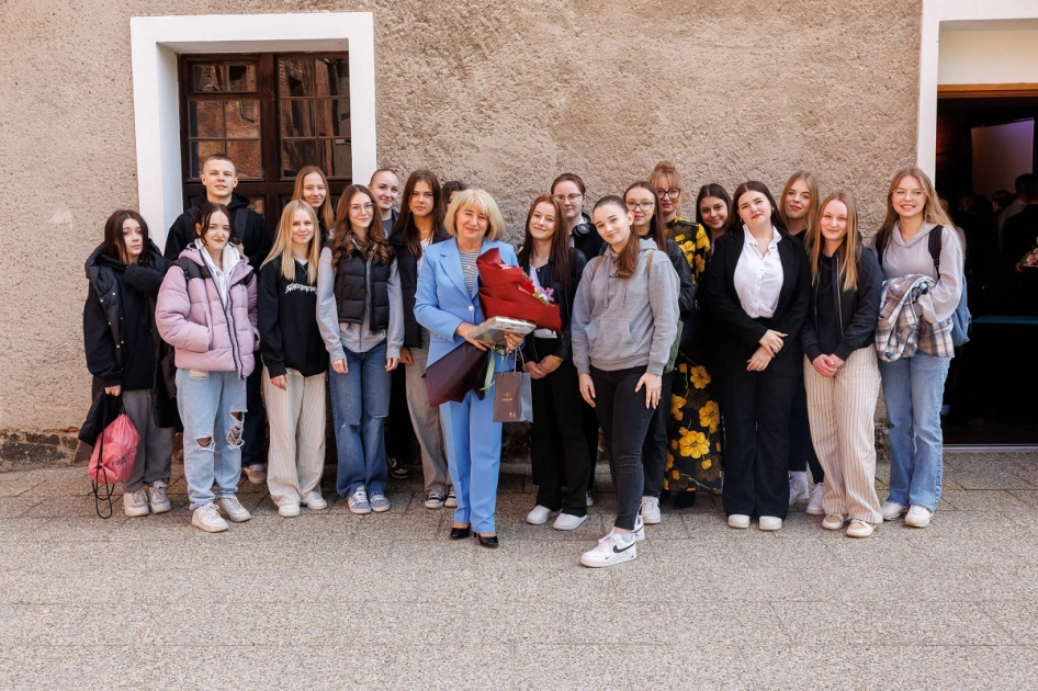 Świadectwa ukończenia szkoły rozdane