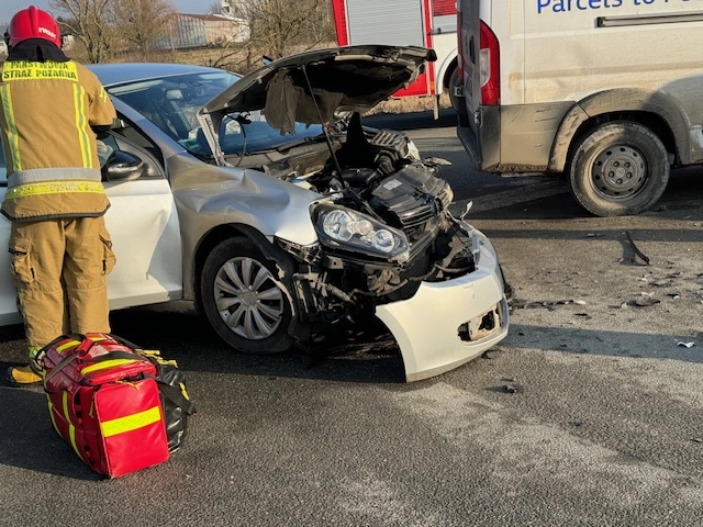 Kolizja busa z VW na starej S 7