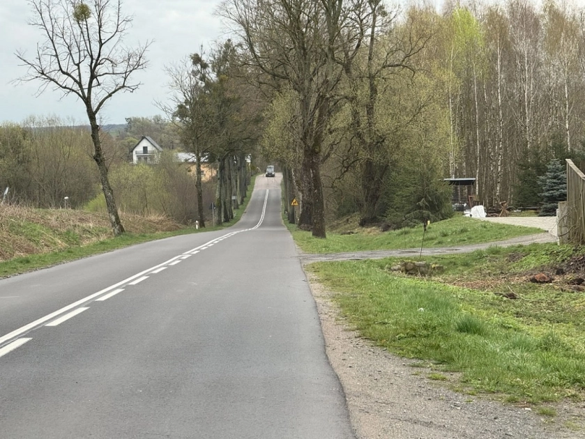 Ciąg dalszy ścieżki rowerowej w kierunku Rzęd
