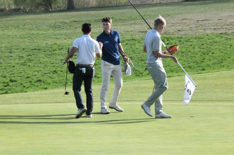 159 golfistów walczy na polu Sand Valley