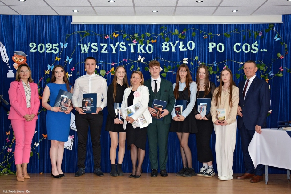 OSTATNI DZWONEK – pożegnanie absolwentów w ZSEiT w Pasłęku